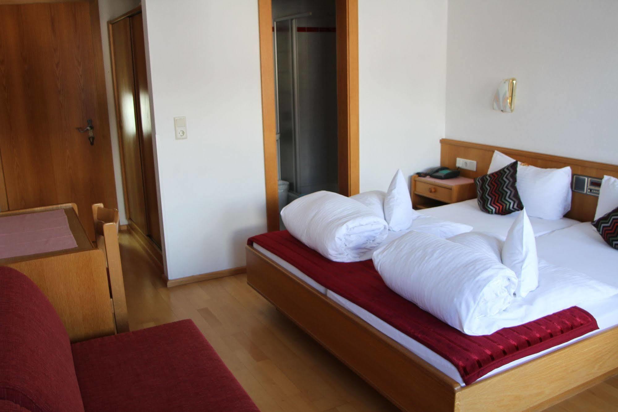 Collina Hotel Garni Nauders Exterior foto