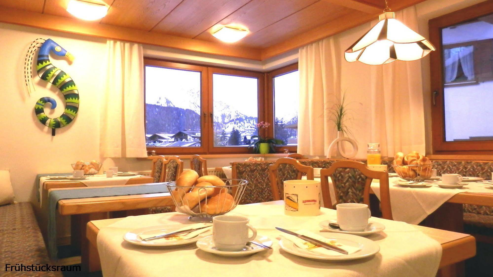 Collina Hotel Garni Nauders Exterior foto