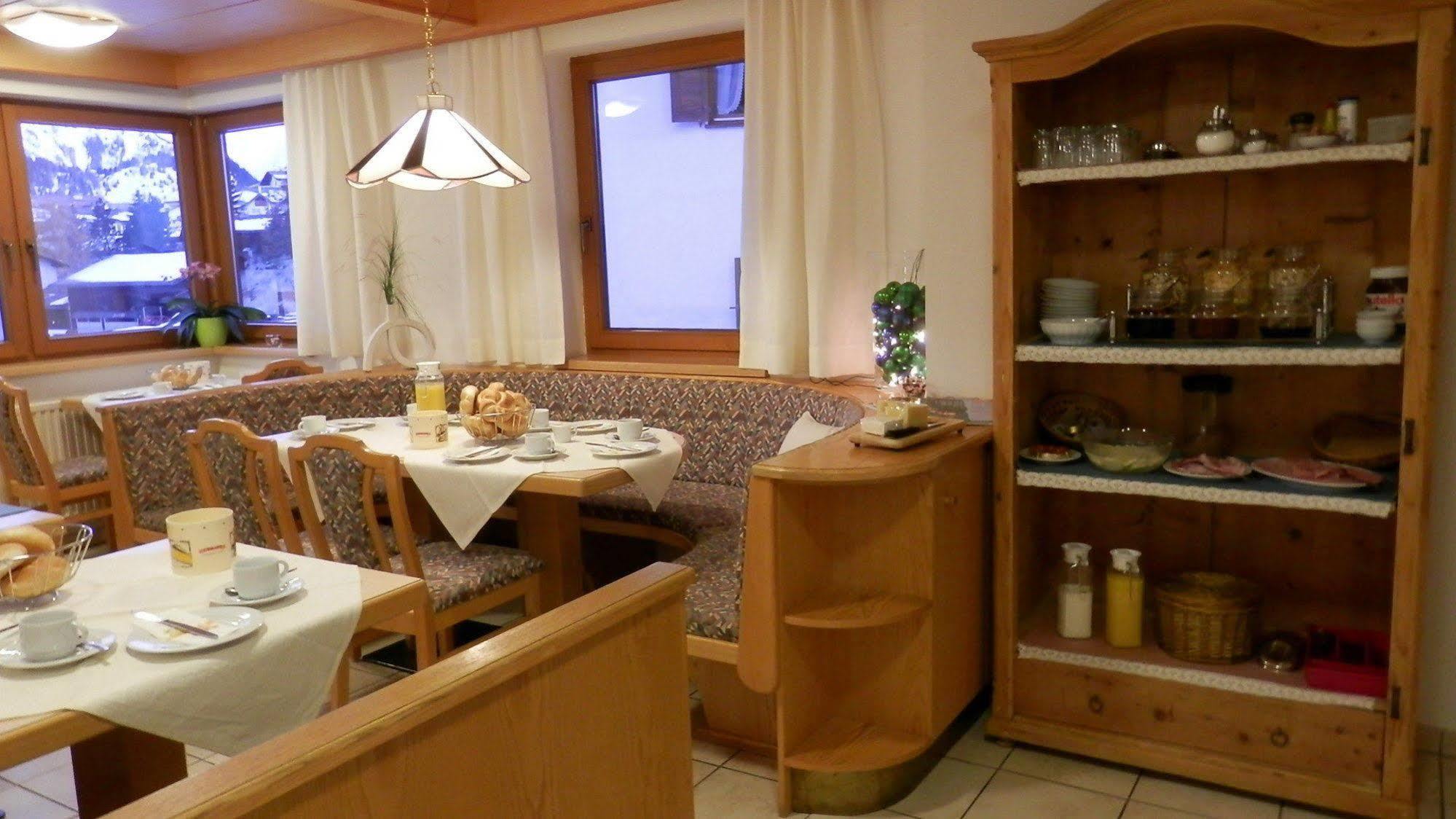Collina Hotel Garni Nauders Exterior foto
