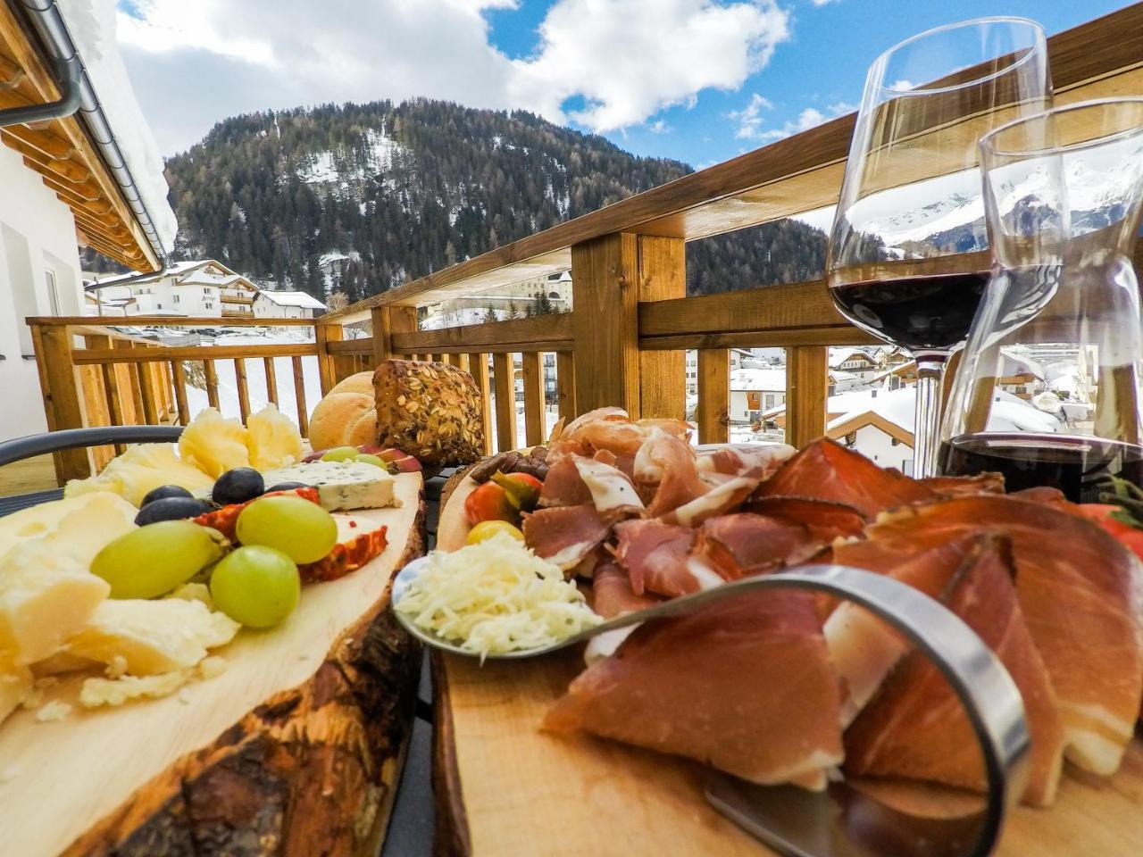 Collina Hotel Garni Nauders Exterior foto