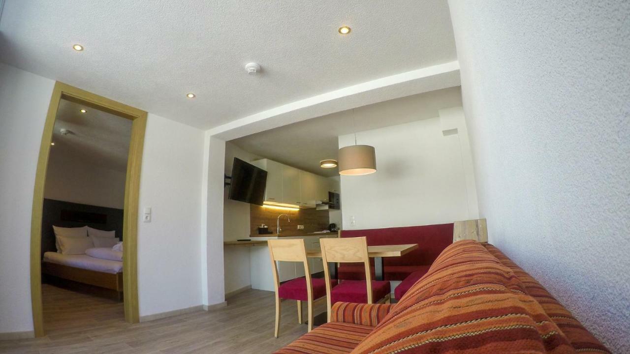 Collina Hotel Garni Nauders Exterior foto